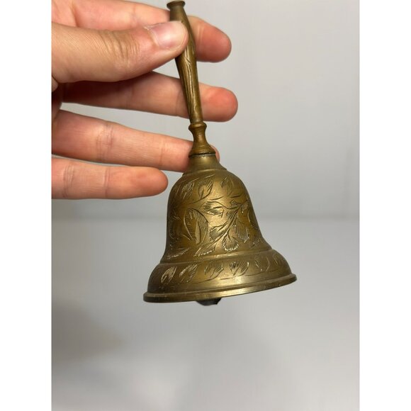 VTG Etched Brass Bell 4.25" - Floral Wreath Design Home Decor Collectible Retro - Picture 4 of 5